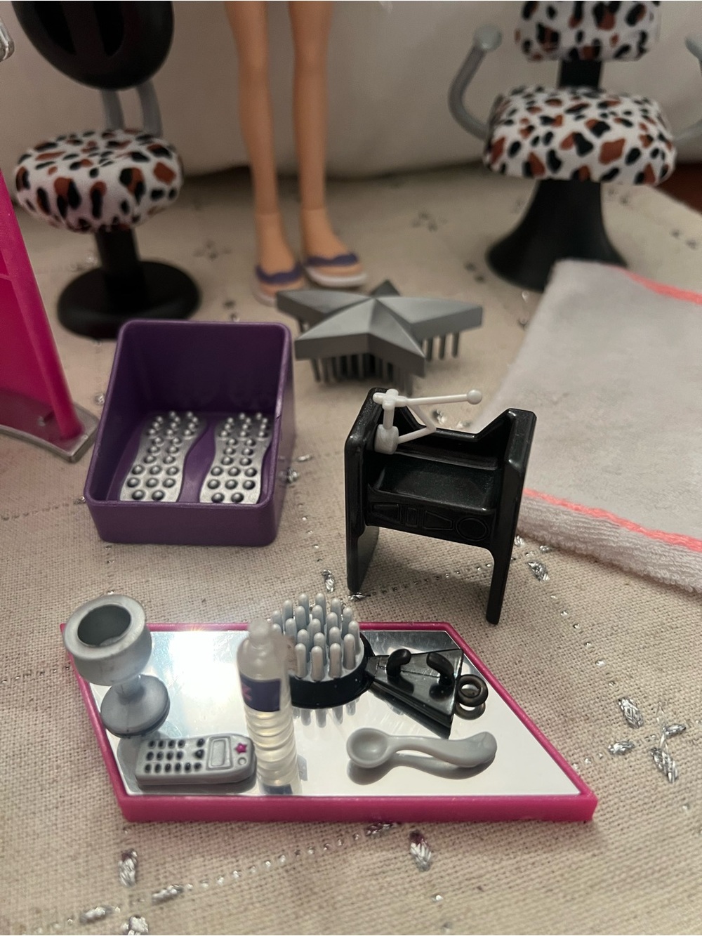 Bratz Dana Salon and Spa Doll and Accessories - Picture 4 of 15